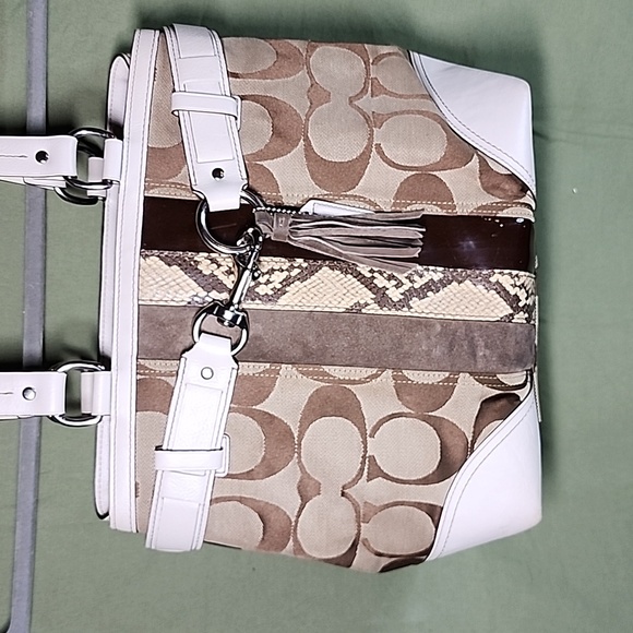 COPY - Coach Hamptons White Signature w Leather & Python Trim Silver hardware B… - Picture 2 of 12